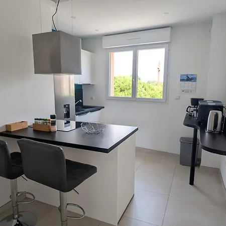 Апартаменты Cocon Moderne Avec Terrasse A Deux Pas De Locean *