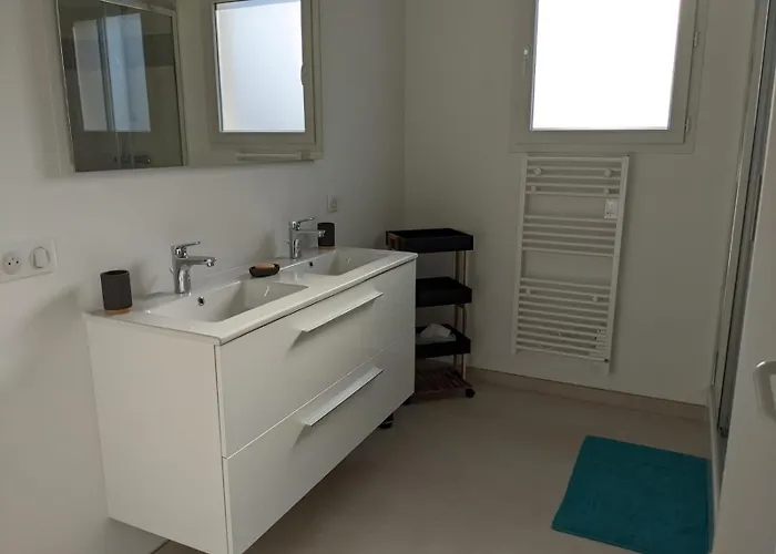 Cocon Moderne Avec Terrasse A Deux Pas De Locean Apartman *