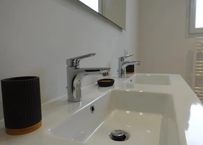 Cocon Moderne Avec Terrasse A Deux Pas De Locean